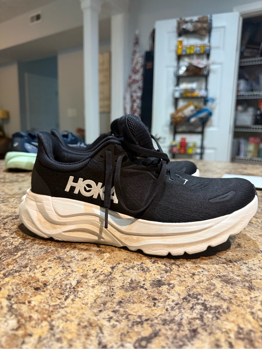 Hoka, Arahi 8, Women’s Black & White Running Shoe